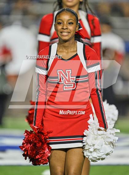 Thumbnail 3 in North Shore vs. Clear Springs (UIL Football 6A D1 Region 3 Area) photogallery.