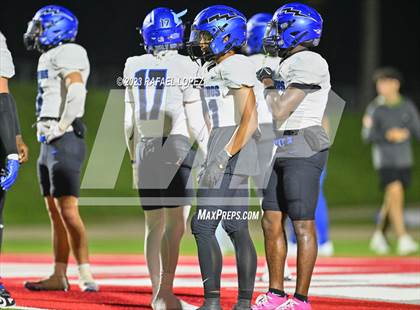 Thumbnail 3 in North Shore vs. Clear Springs (UIL Football 6A D1 Region 3 Area) photogallery.
