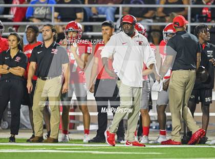 Thumbnail 3 in North Shore vs. Clear Springs (UIL Football 6A D1 Region 3 Area) photogallery.