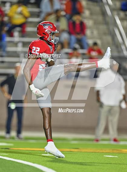 Thumbnail 3 in North Shore vs. Clear Springs (UIL Football 6A D1 Region 3 Area) photogallery.