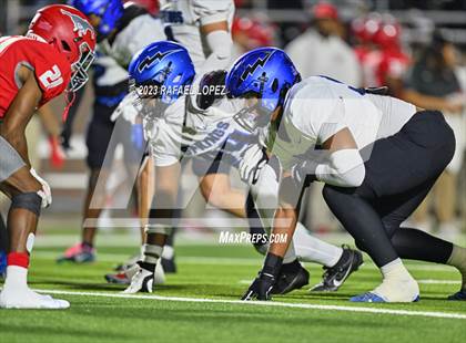 Thumbnail 3 in North Shore vs. Clear Springs (UIL Football 6A D1 Region 3 Area) photogallery.