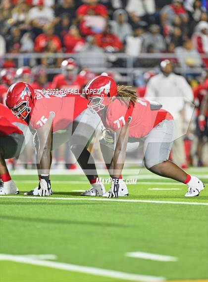 Thumbnail 2 in North Shore vs. Clear Springs (UIL Football 6A D1 Region 3 Area) photogallery.