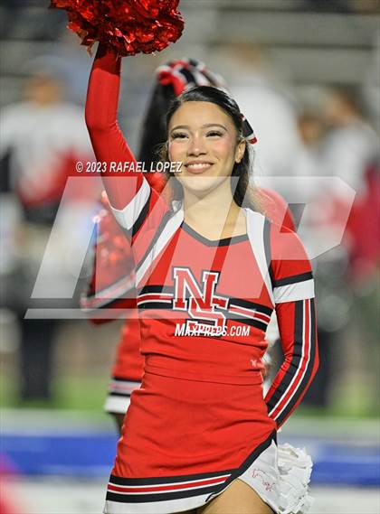 Thumbnail 2 in North Shore vs. Clear Springs (UIL Football 6A D1 Region 3 Area) photogallery.