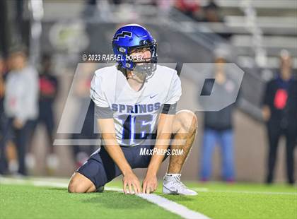 Thumbnail 3 in North Shore vs. Clear Springs (UIL Football 6A D1 Region 3 Area) photogallery.