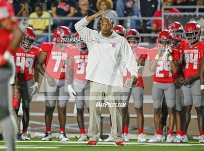 Thumbnail 2 in North Shore vs. Clear Springs (UIL Football 6A D1 Region 3 Area) photogallery.