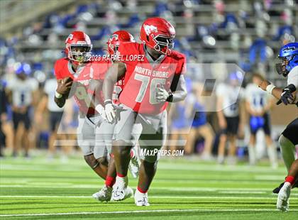 Thumbnail 3 in North Shore vs. Clear Springs (UIL Football 6A D1 Region 3 Area) photogallery.