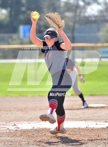 Thumbnail 1 in St. Francis vs. Bella Vista (Pre-Season T.O.C.) photogallery.