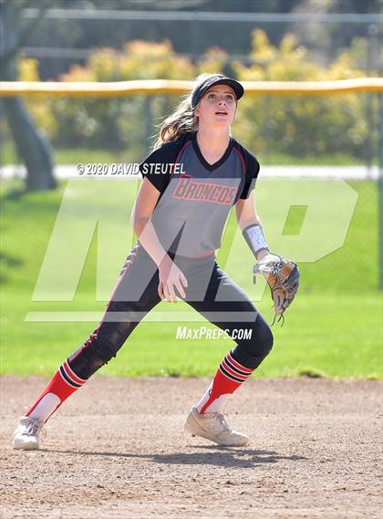 Thumbnail 2 in St. Francis vs. Bella Vista (Pre-Season T.O.C.) photogallery.