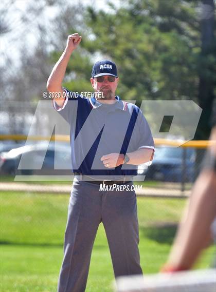 Thumbnail 3 in St. Francis vs. Bella Vista (Pre-Season T.O.C.) photogallery.