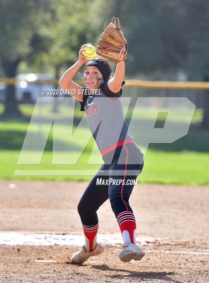 Thumbnail 3 in St. Francis vs. Bella Vista (Pre-Season T.O.C.) photogallery.