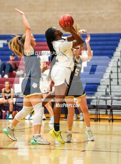 Thumbnail 2 in Evergreen vs Denver South (Dakota Ridge High School) photogallery.