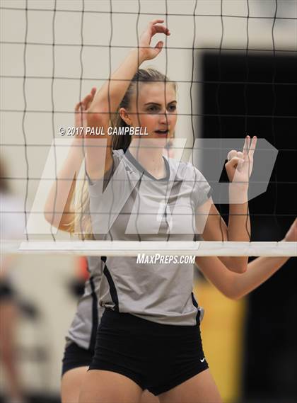 Thumbnail 3 in Pinnacle @ Horizon photogallery.