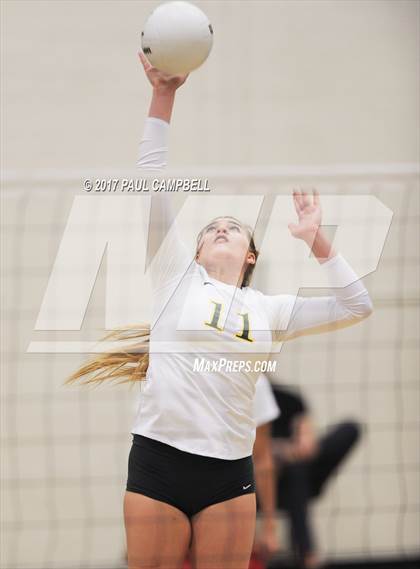 Thumbnail 3 in Pinnacle @ Horizon photogallery.
