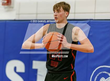 Thumbnail 2 in Lincoln Southwest vs. Lincoln High (HAC Tournament) photogallery.