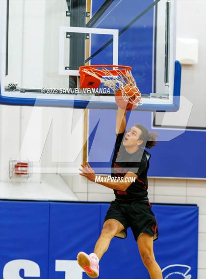 Thumbnail 2 in Lincoln Southwest vs. Lincoln High (HAC Tournament) photogallery.