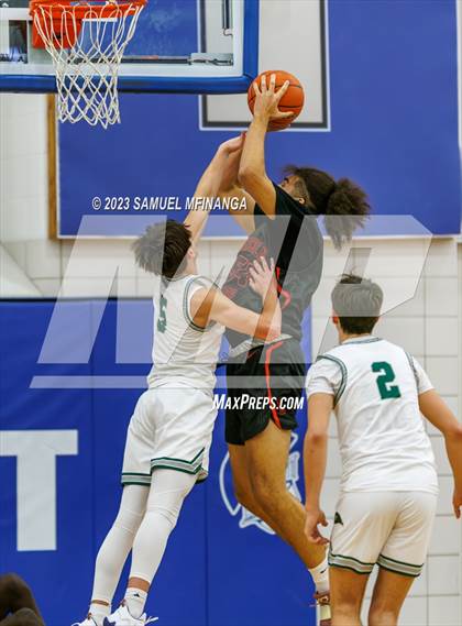 Thumbnail 2 in Lincoln Southwest vs. Lincoln High (HAC Tournament) photogallery.