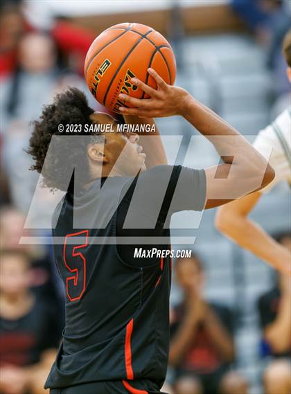 Thumbnail 3 in Lincoln Southwest vs. Lincoln High (HAC Tournament) photogallery.