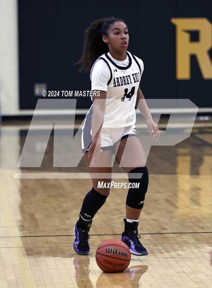 Thumbnail 2 in Concord Academy vs. Ardrey Kell photogallery.