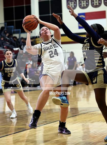 Thumbnail 3 in Concord Academy vs. Ardrey Kell photogallery.