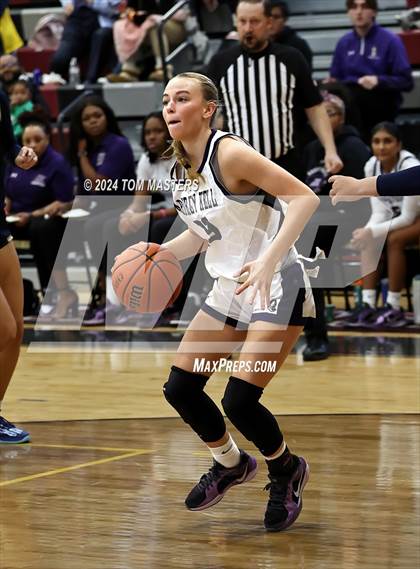 Thumbnail 2 in Concord Academy vs. Ardrey Kell photogallery.