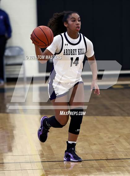 Thumbnail 3 in Concord Academy vs. Ardrey Kell photogallery.