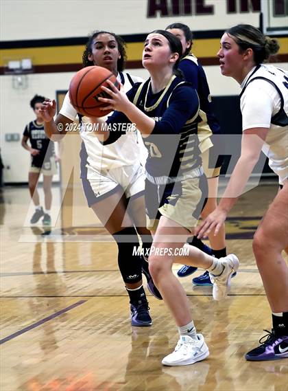 Thumbnail 2 in Concord Academy vs. Ardrey Kell photogallery.
