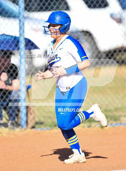 Thumbnail 2 in Gordon @ Lipan photogallery.