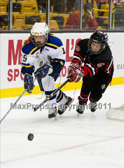 Thumbnail 3 in Hingham vs Acton-Boxborough (MIAA Division 1 Final) photogallery.