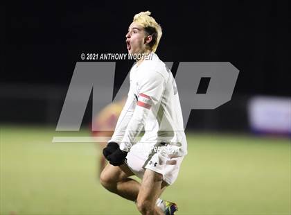 Thumbnail 2 in Hickory vs. Western Alamance (NCHSAA 3A Final) photogallery.