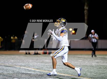 Thumbnail 2 in California vs La Serna photogallery.