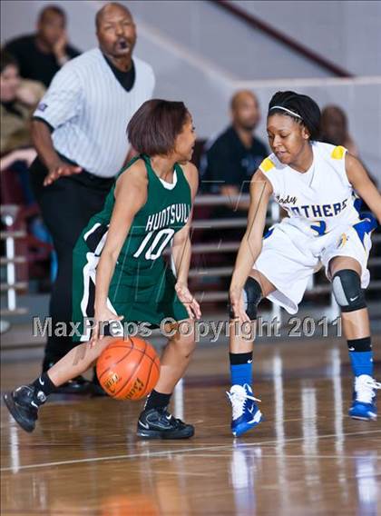 Thumbnail 2 in Ozen vs Huntsville (Region III 4A Final) photogallery.