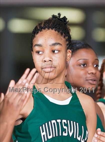 Thumbnail 1 in Ozen vs Huntsville (Region III 4A Final) photogallery.