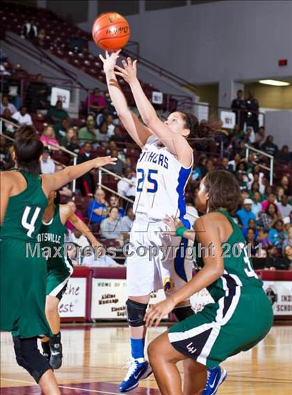 Thumbnail 1 in Ozen vs Huntsville (Region III 4A Final) photogallery.