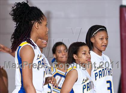 Thumbnail 1 in Ozen vs Huntsville (Region III 4A Final) photogallery.