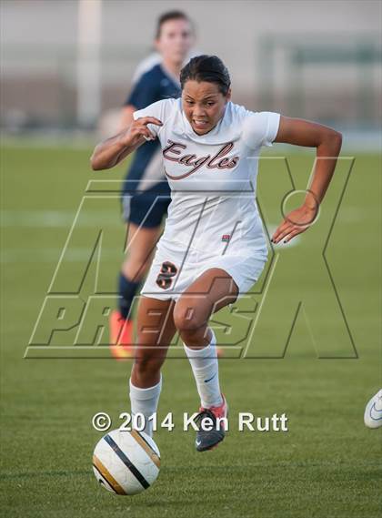 Thumbnail 3 in Eldorado vs. La Cueva photogallery.