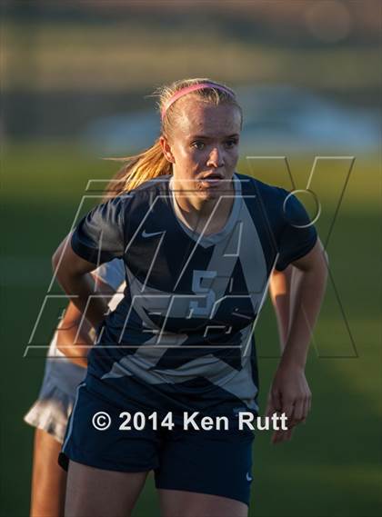Thumbnail 3 in Eldorado vs. La Cueva photogallery.