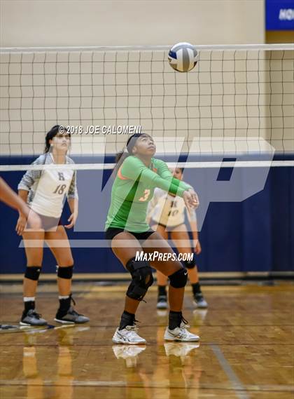 Thumbnail 2 in Houston [Sam] vs Highlands photogallery.