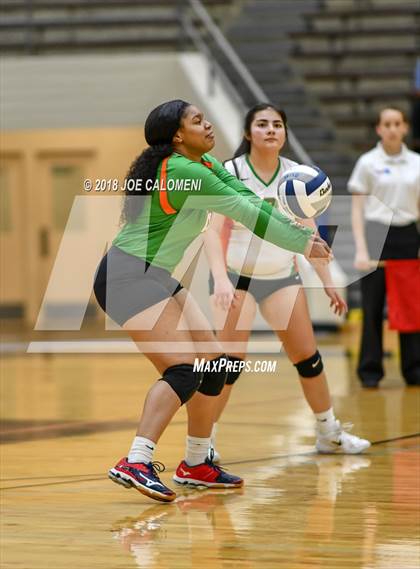 Thumbnail 2 in Houston [Sam] vs Highlands photogallery.