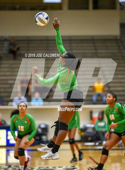 Thumbnail 2 in Houston [Sam] vs Highlands photogallery.