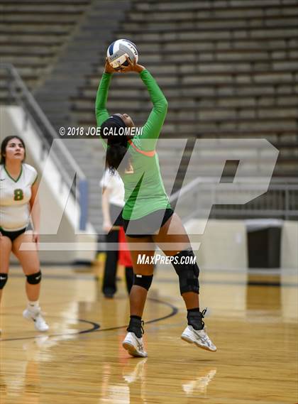 Thumbnail 2 in Houston [Sam] vs Highlands photogallery.