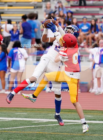Thumbnail 2 in JV: Jesuit vs. Christian Brothers (Holy Bowl) photogallery.