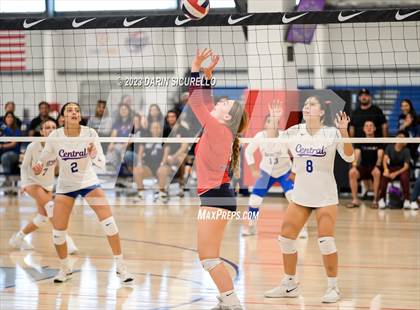 Thumbnail 1 in Central vs Viewpoint (Nike Tournament of Champions) photogallery.