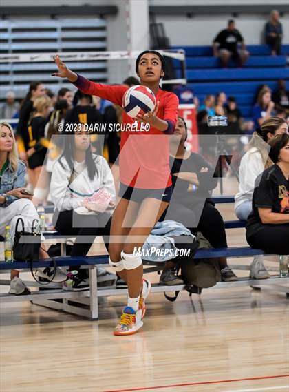 Thumbnail 1 in Central vs Viewpoint (Nike Tournament of Champions) photogallery.