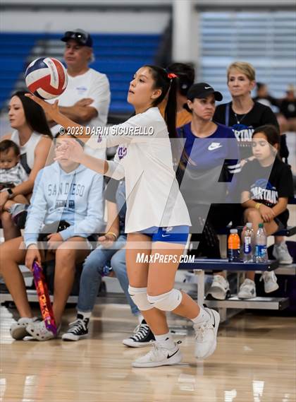 Thumbnail 1 in Central vs Viewpoint (Nike Tournament of Champions) photogallery.