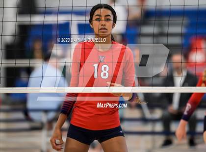 Thumbnail 2 in Central vs Viewpoint (Nike Tournament of Champions) photogallery.
