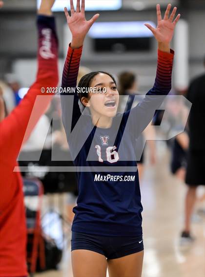 Thumbnail 1 in Central vs Viewpoint (Nike Tournament of Champions) photogallery.