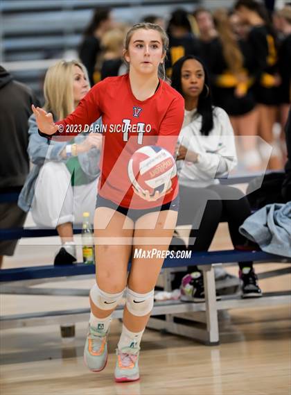 Thumbnail 2 in Central vs Viewpoint (Nike Tournament of Champions) photogallery.