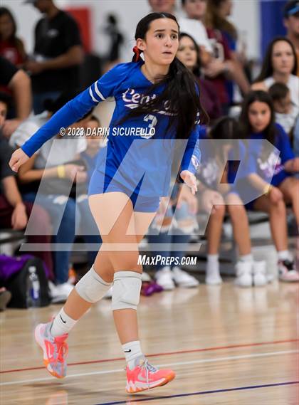 Thumbnail 1 in Central vs Viewpoint (Nike Tournament of Champions) photogallery.
