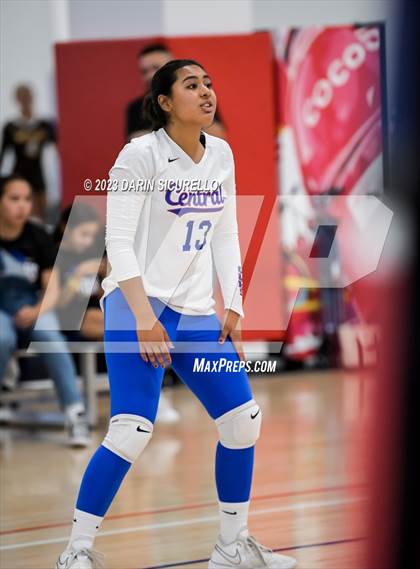 Thumbnail 3 in Central vs Viewpoint (Nike Tournament of Champions) photogallery.