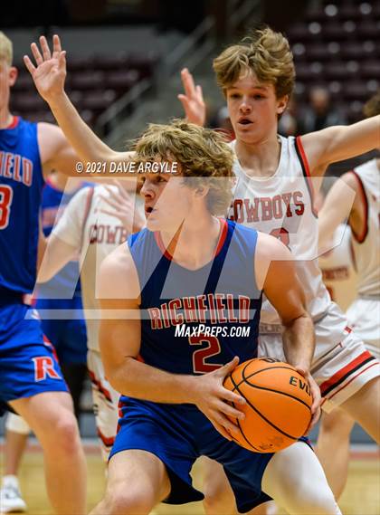 Thumbnail 3 in Grantsville vs. Richfield photogallery.